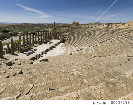 チュニジア・ドゥッガ遺跡 古代劇場 / Roman Ruins of Dougga, Tunisia チュニジア・ドゥッガ遺跡 古代劇場 / Roman Ruins of Dougga, Tunisia 80557258