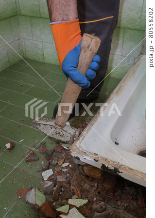 Home renovation, bathroom demolish 80558202