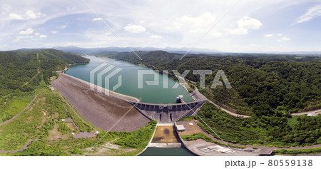 空撮　北海道　夏の忠別ダム　東川町 80559138