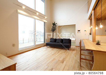 お洒落なリビングダイニングキッチン イメージ 80564798