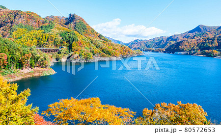 八ッ場あがつま湖（秋） 80572653