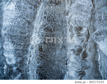 雪の英彦山・つららの模様 80573505