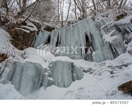雪の英彦山・Wの滝の氷爆 80573507