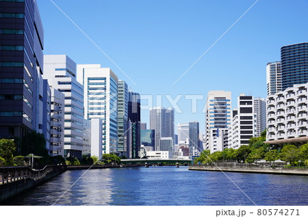 都市風景　東京　高浜運河と港区港南地区の街並み 80574271
