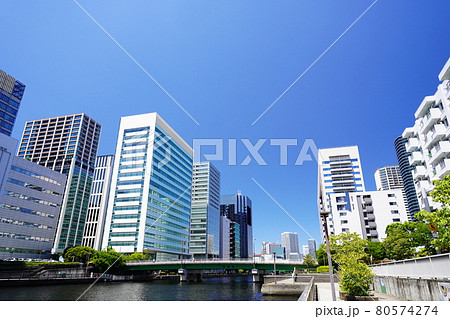 都市風景　東京　高浜運河と港区港南地区の街並み 80574274