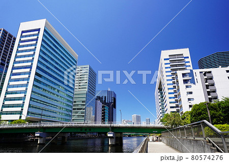 都市風景　東京　高浜運河と港区港南地区の街並み 80574276