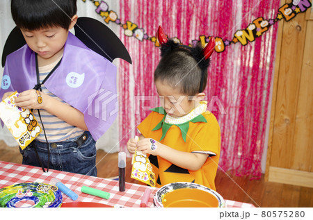子供 子供 80575280