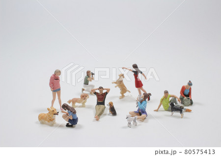 a mini of figure master and the pet a mini of figure master and the pet 80575413