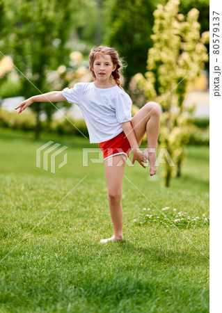 child girl with braided hair style with pink kanekalon child girl with braided hair style with pink kanekalon 80579137