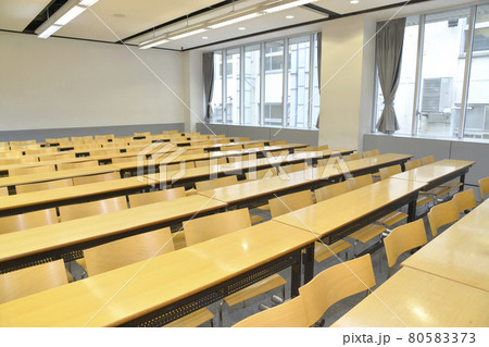無人の教室 80583373