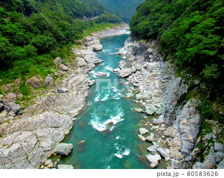 四国・大歩危小歩危・小歩危を流れるエメラルドグリーンの水流・徳島県三好市(5) 四国・大歩危小歩危・小歩危を流れるエメラルドグリーンの水流・徳島県三好市(5) 80583626