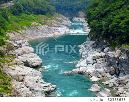 四国・大歩危小歩危・小歩危の名前の由来と言われる小さな岩の渓谷美・徳島県三好市(3) 80583633