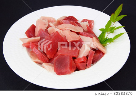 マグロのブツ切り マグロのブツ切り 80583870