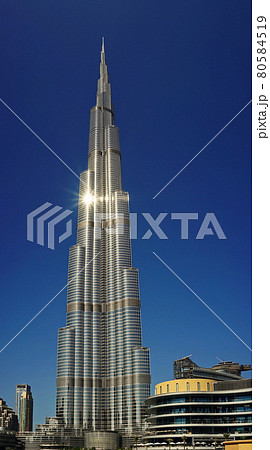 ドバイにある世界一高いビル　ブルジュ・ハリファ 80584519