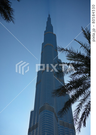 ドバイにある世界一高いビル　ブルジュ・ハリファ 80584530