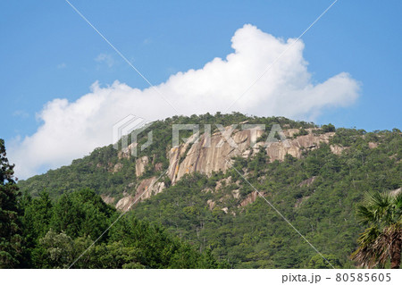 夏の白滝山 80585605