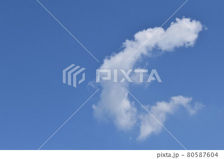 Eの形をした雲 80587604
