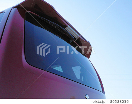 軽自動車のルーフエンドスポイラーとリアワイパー 80588056