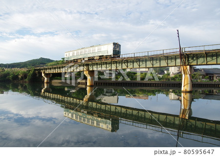 松浦鉄道 江迎川を渡る 2 80595647