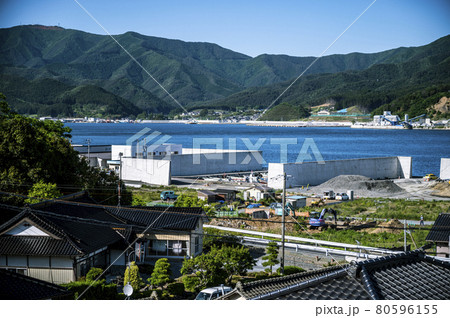 建設が続く大船渡の防潮堤 80596155