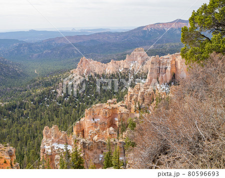 Beautiful sunrise of the Inspiration Point of Bryce Canyon National Park 80596693