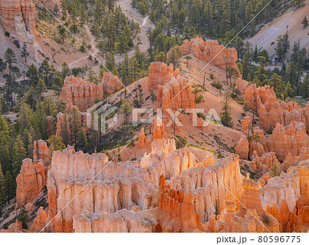 Beautiful sunrise of the Inspiration Point of Bryce Canyon National Park 80596775