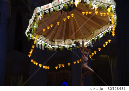 スペイン バルセロナ サグラダファミリアのキリスト像 スペイン バルセロナ サグラダファミリアのキリスト像 80598481