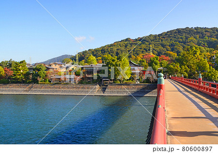 京都　宇治川の風景 80600897