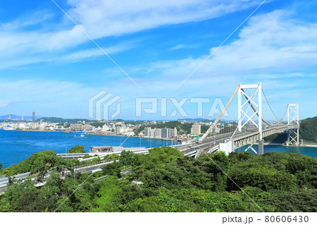 【福岡県】晴天下の関門海峡 80606430