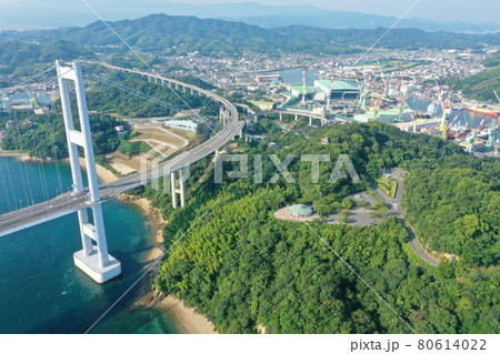 愛媛県今治市　早朝の来島海峡大橋 80614022