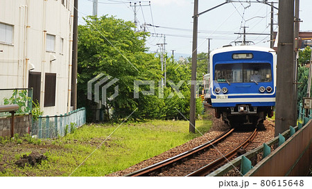伊豆箱根鉄道の風景＜01＞（広小路駅周辺で撮影した三島行きの電車） 80615648
