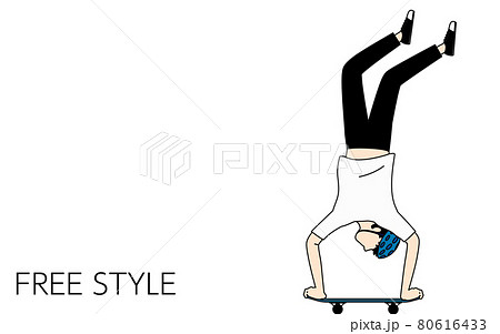 スケートボード(スケボー)のフリースタイル系トリック、ハンドスタンドする男性 スケートボード(スケボー)のフリースタイル系トリック、ハンドスタンドする男性 80616433