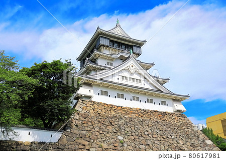 【福岡県】晴天下の小倉城天守閣 【福岡県】晴天下の小倉城天守閣 80617981