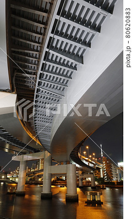 東京の両国ジャンクション 両国大橋 と東京スカイツリーの夜景の写真素材 8068