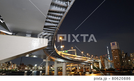 東京の両国ジャンクション 両国大橋 と東京スカイツリーの夜景の写真素材 8066