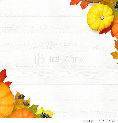 秋をイメージした木目の背景イラスト 秋をイメージした木目の背景イラスト 80623437