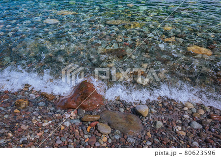 親不知海岸の波打ち際 親不知海岸の波打ち際 80623596