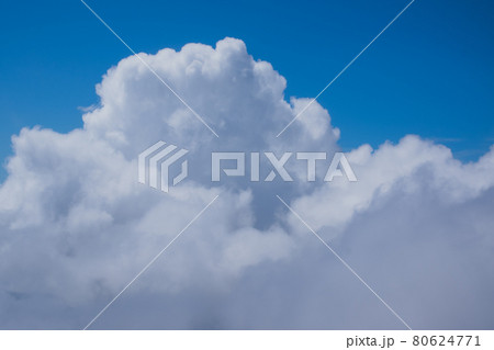 飛行機からの雲 80624771