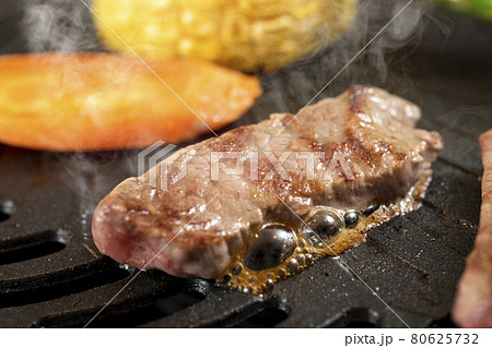 焼き肉　焼肉　おうち焼肉　家焼肉 80625732