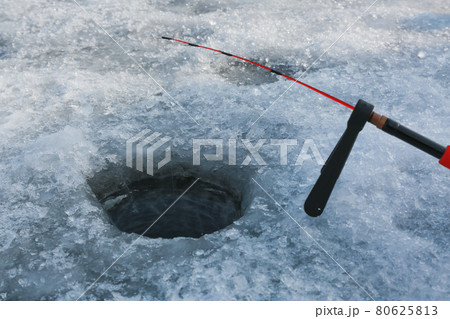 ワカサギ釣り 80625813