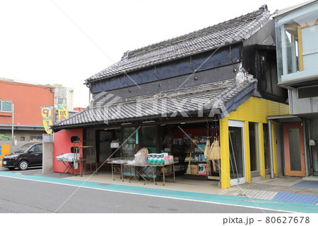 埼玉県越谷市　旧日光街道沿いの蔵  80627678