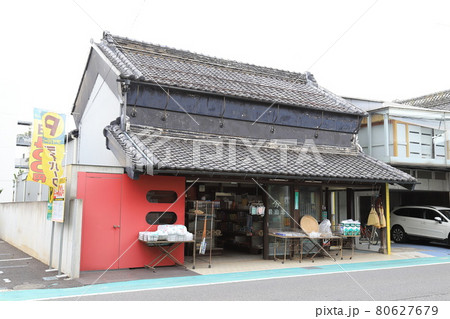 埼玉県越谷市　旧日光街道沿いの蔵  80627679