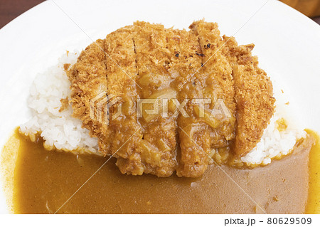 美味しいチキンカツカレー 80629509