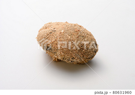 白バックに丹波篠山の山の芋 白バックに丹波篠山の山の芋 80631960