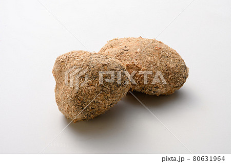 白バックに丹波篠山の山の芋が2個 80631964