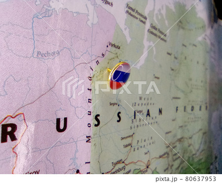 Drawing pin flag of Russia on the map 80637953