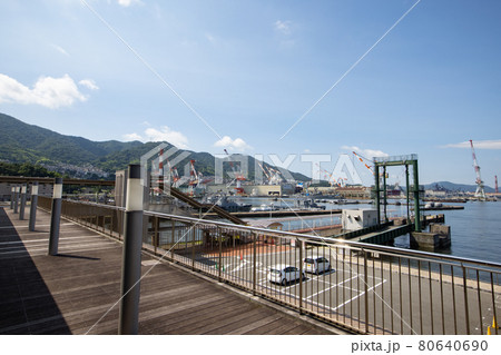 《広島県・呉市》大和波止場から眺める呉港 80640690