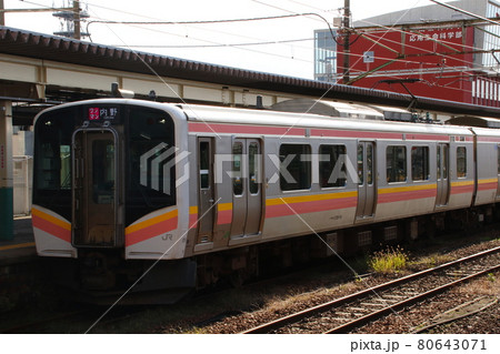 信越本線E129系電車（越後線直通便：ワンマン運転） 80643071