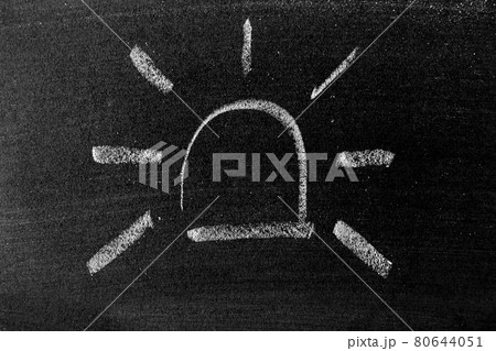 White color chalk handdrwaing in siren with light shape on blackboard background White color chalk handdrwaing in siren with light shape on blackboard background 80644051