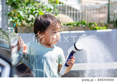 幼児の水遊び 80644690
